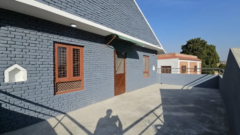 Projects छतमा ढल्केको छानासहितको नयाँ हल